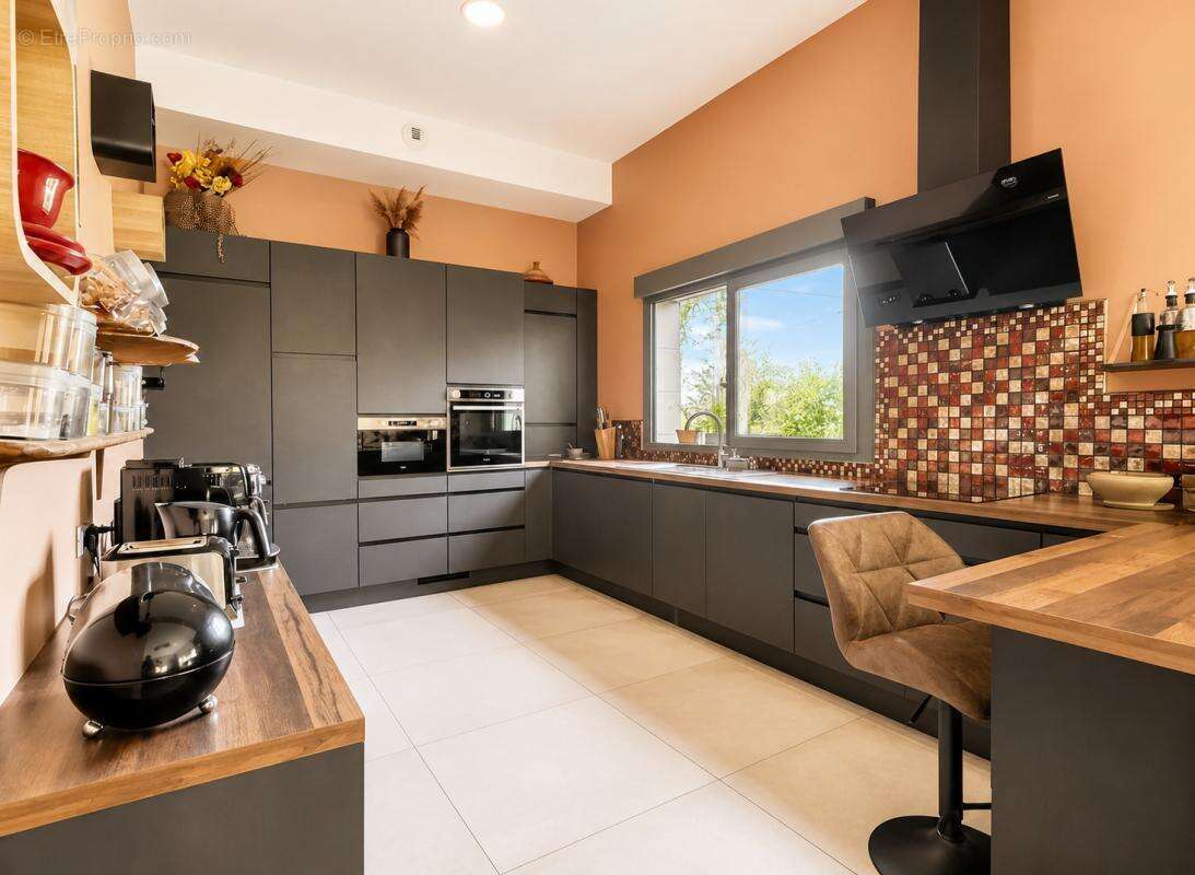 Vente Maison 240m2 FLOIRAC (33270) - photo 3