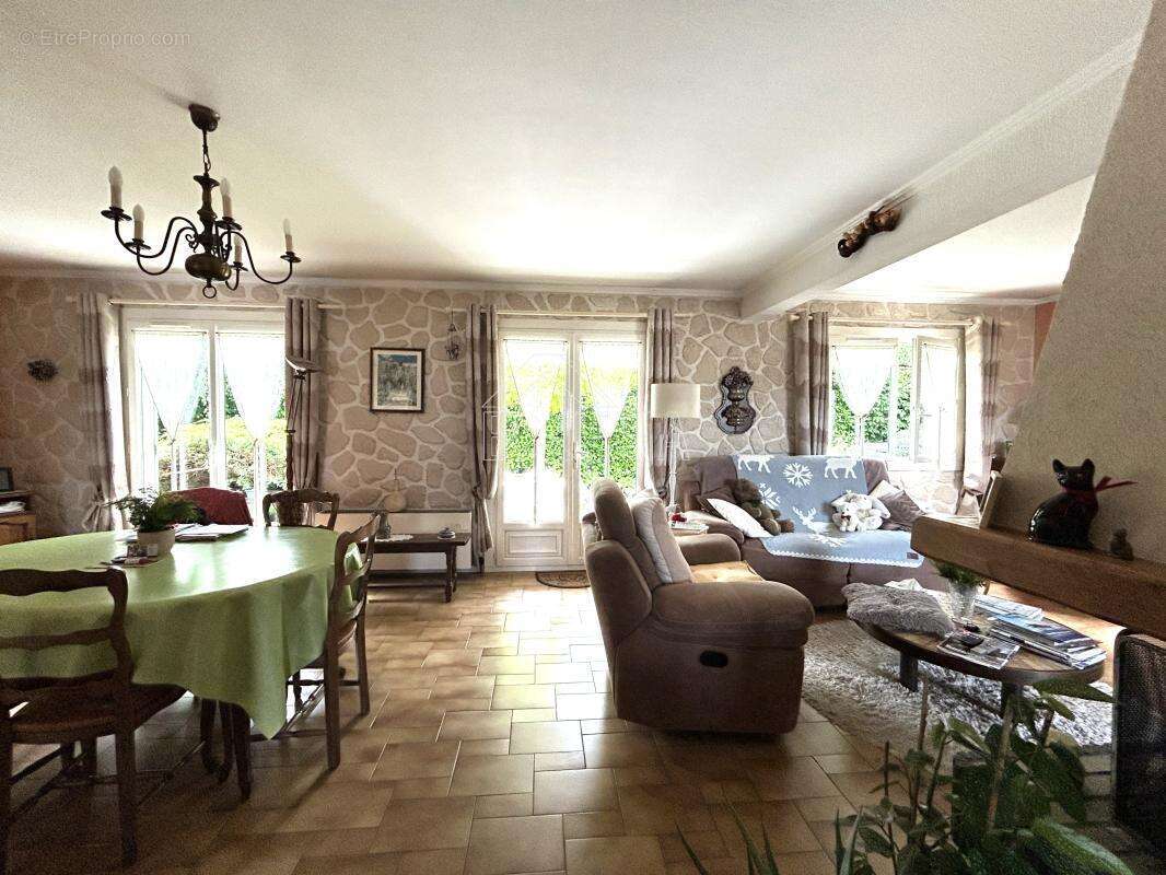 Maison à ROSNY-SUR-SEINE