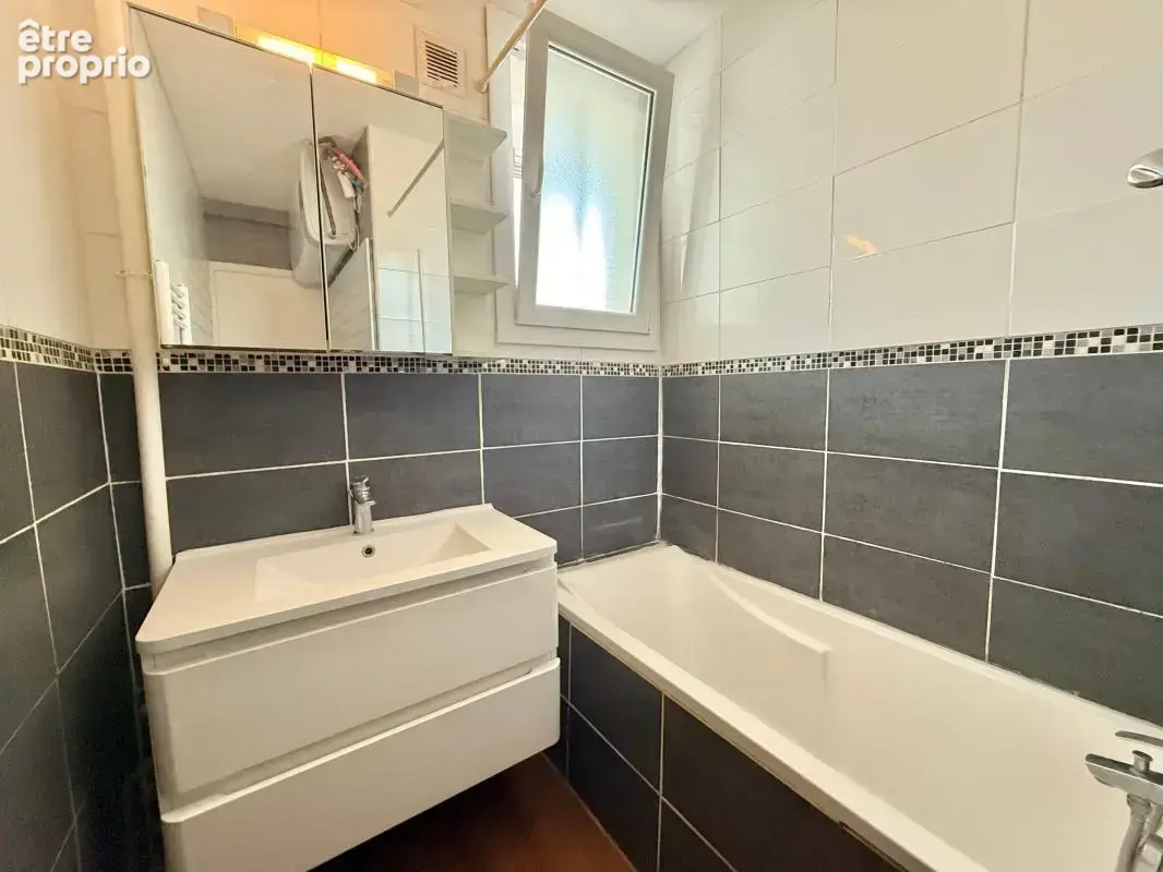 DIJON - Appartement T3 70 m² avec balcon et garage - photo 7