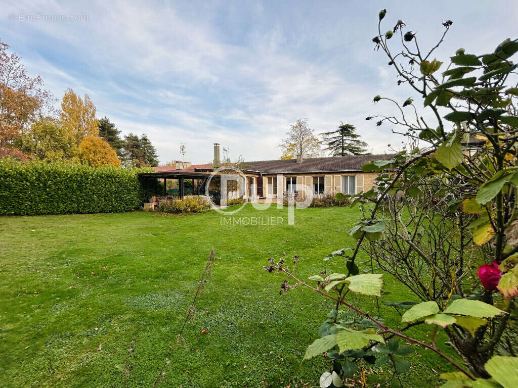 Maison à SIN-LE-NOBLE