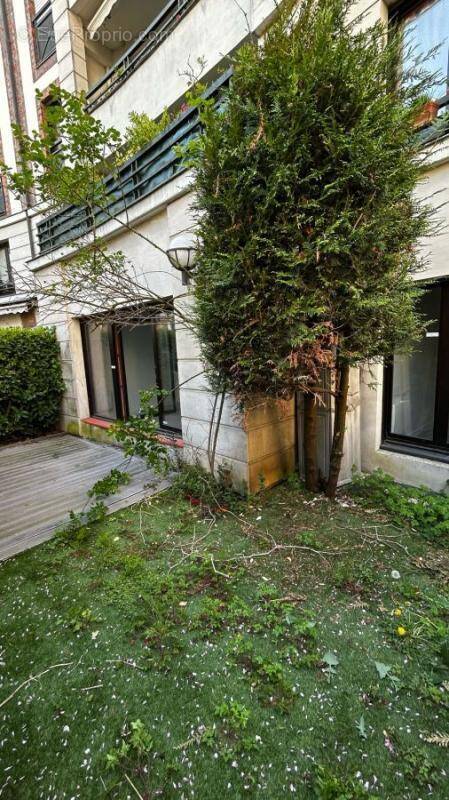 Appartement à CHARENTON-LE-PONT