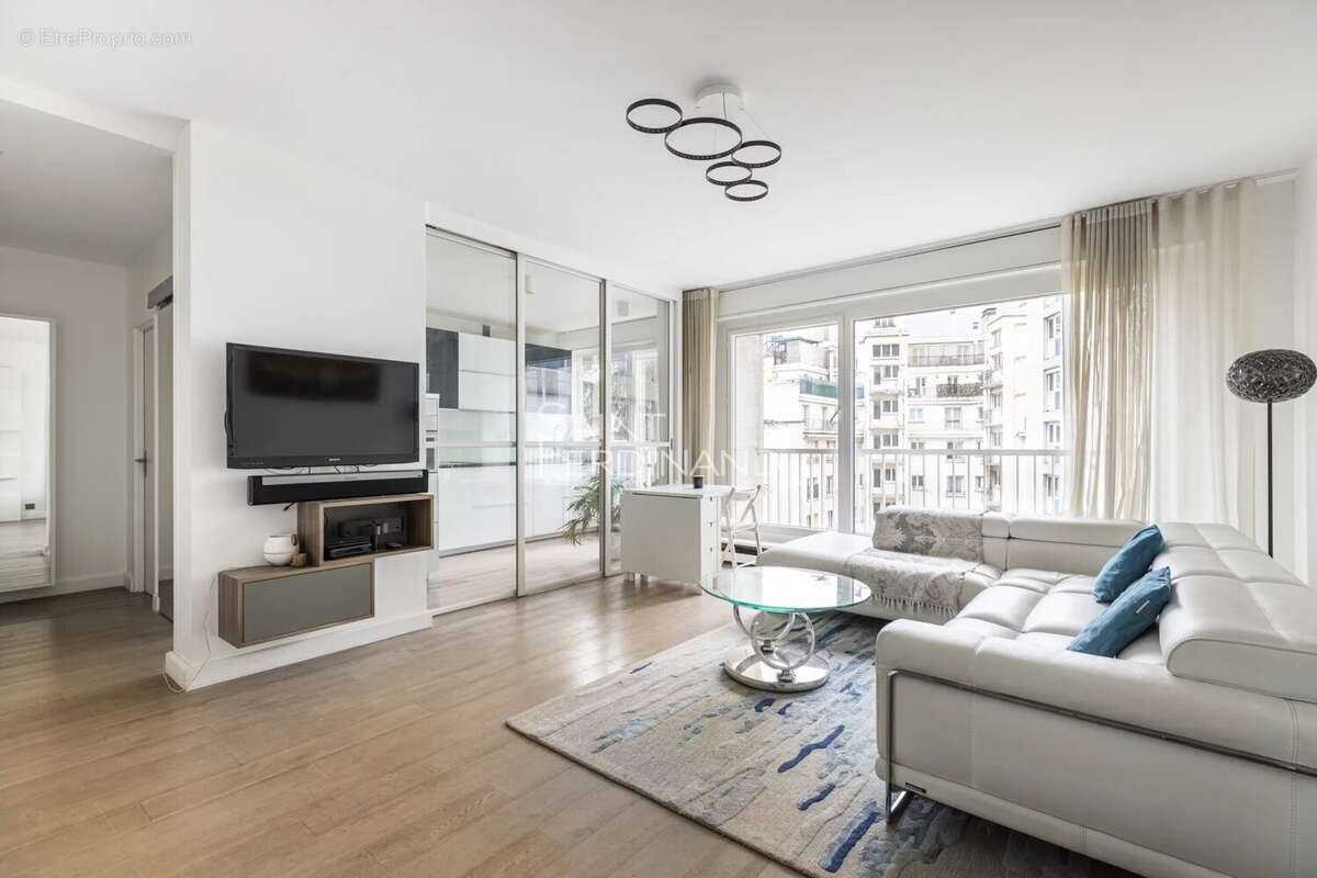 Appartement à PARIS-15E