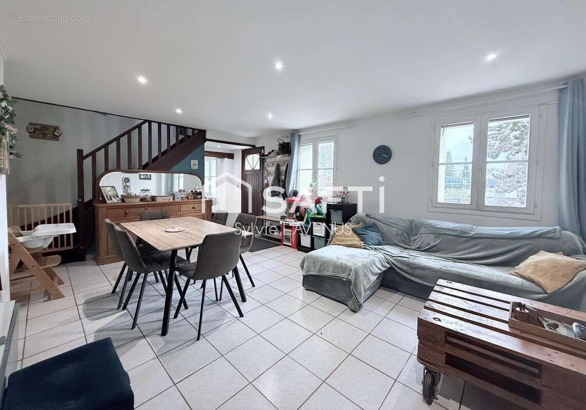 Photo 2 - Maison à VIC-SUR-AISNE