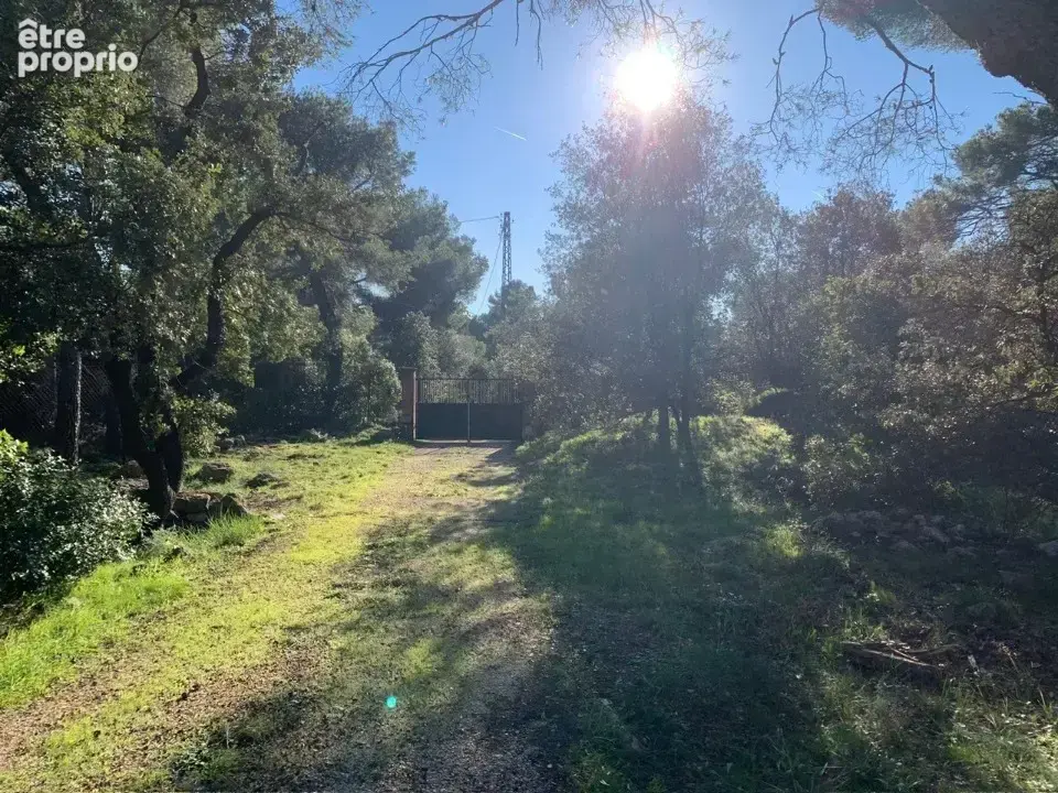 Photo Terrain à Martigues au prix de 390 000€