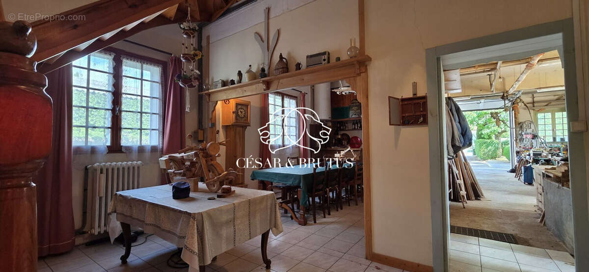 Maison à SANSSAC-L&#039;EGLISE