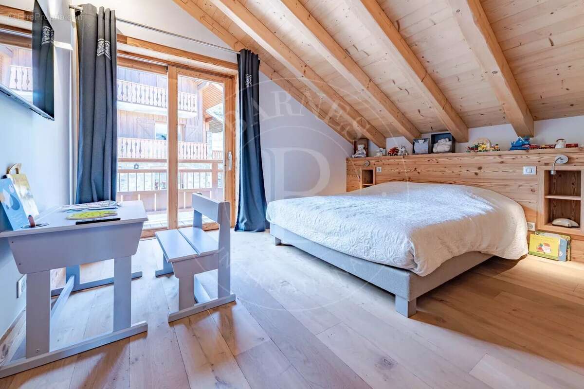 Maison à LES ALLUES