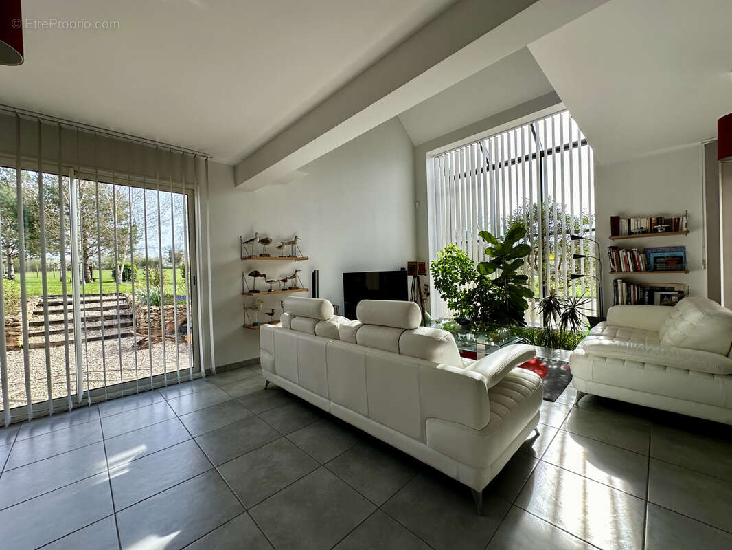 Maison à SAINT-SAUVEUR-SUR-ECOLE