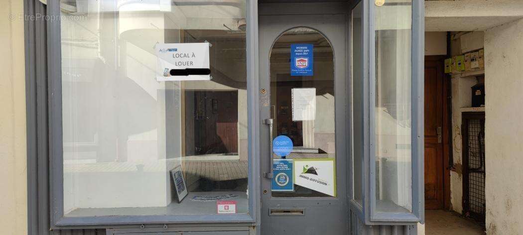 Commerce à PONT-SAINT-ESPRIT