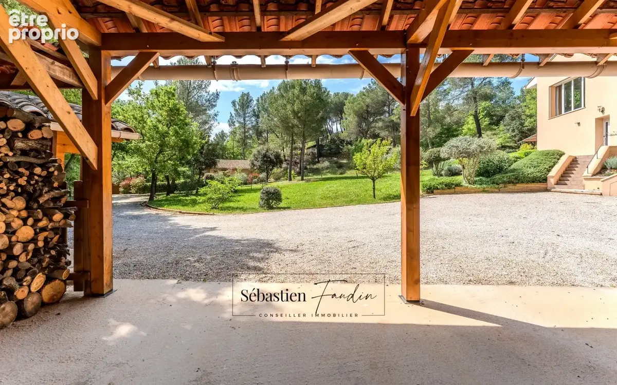 Domaine à vendre à Rousset à 15 minutes d'Aix-en-Provence - 8 000 m² - plusieurs logements - 262 m² habitables - calme absolu -  - photo 34