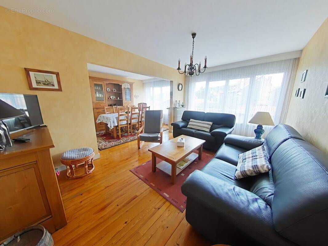 Appartement à SAINT-ETIENNE