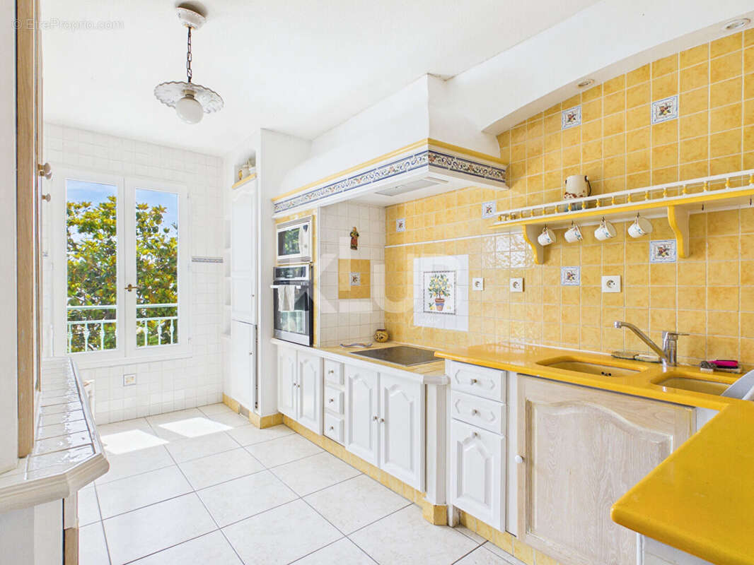 Appartement de prestige 4 pièces à vendre à Sanary-sur-Mer - Réf. CO1027 - photo 8