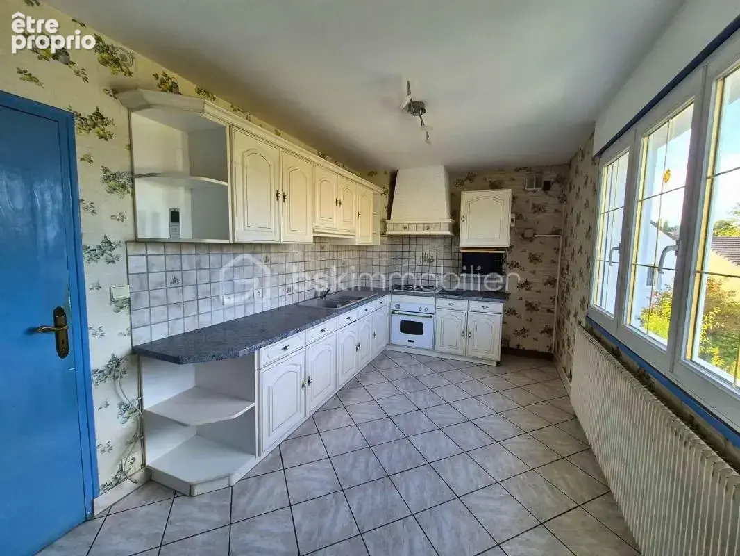 Maison 93m² centre-ville avec terrain 448m², veranda+balcon,sous-sol complet et Gare - photo 6