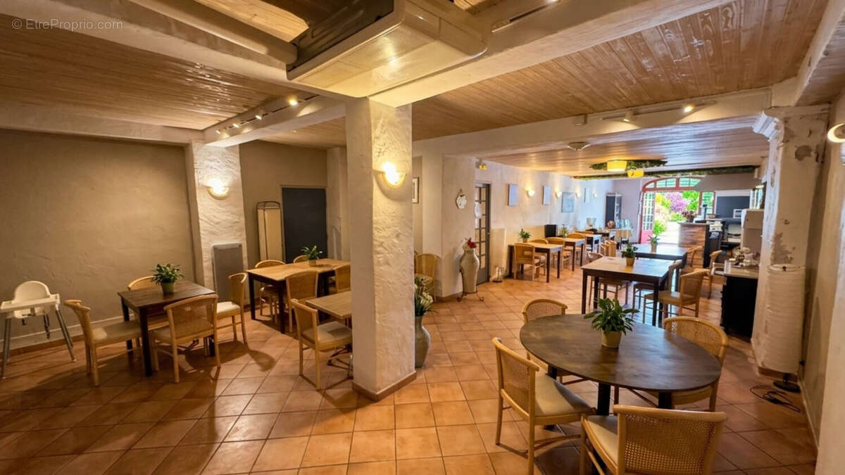 Commerce 250 m² à Vidauban  - photo 5