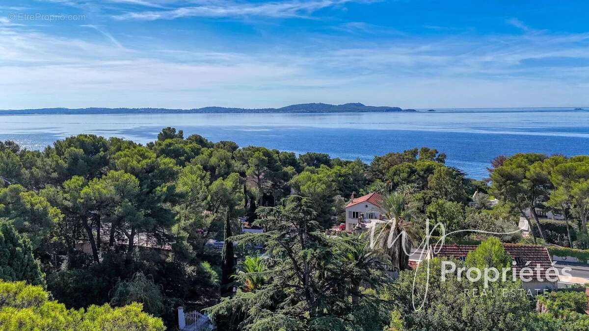 Maison à CARQUEIRANNE