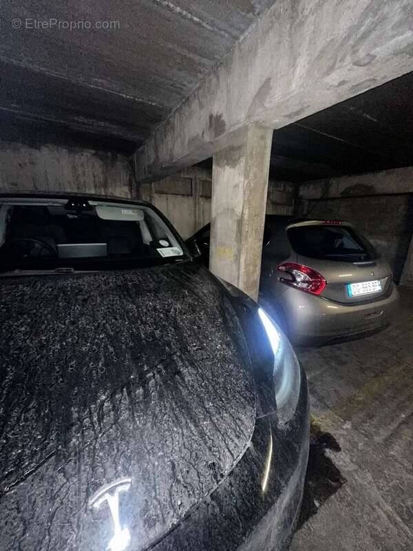 Parking à PARIS-19E