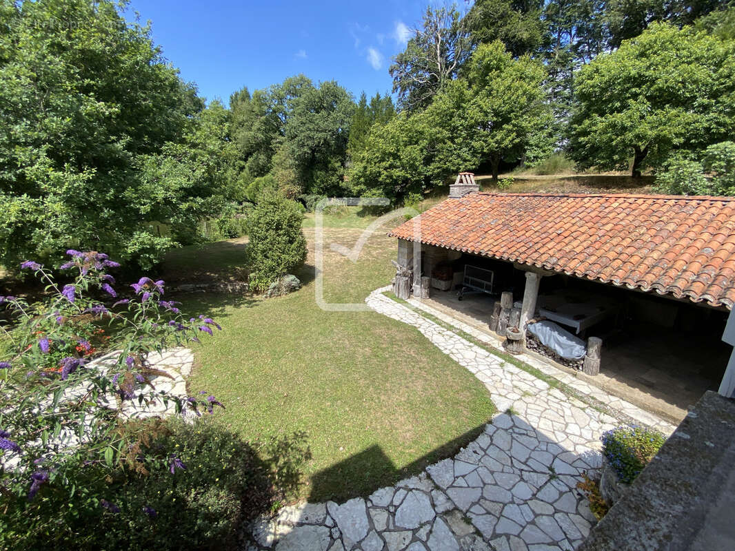 Maison à LATRONQUIERE
