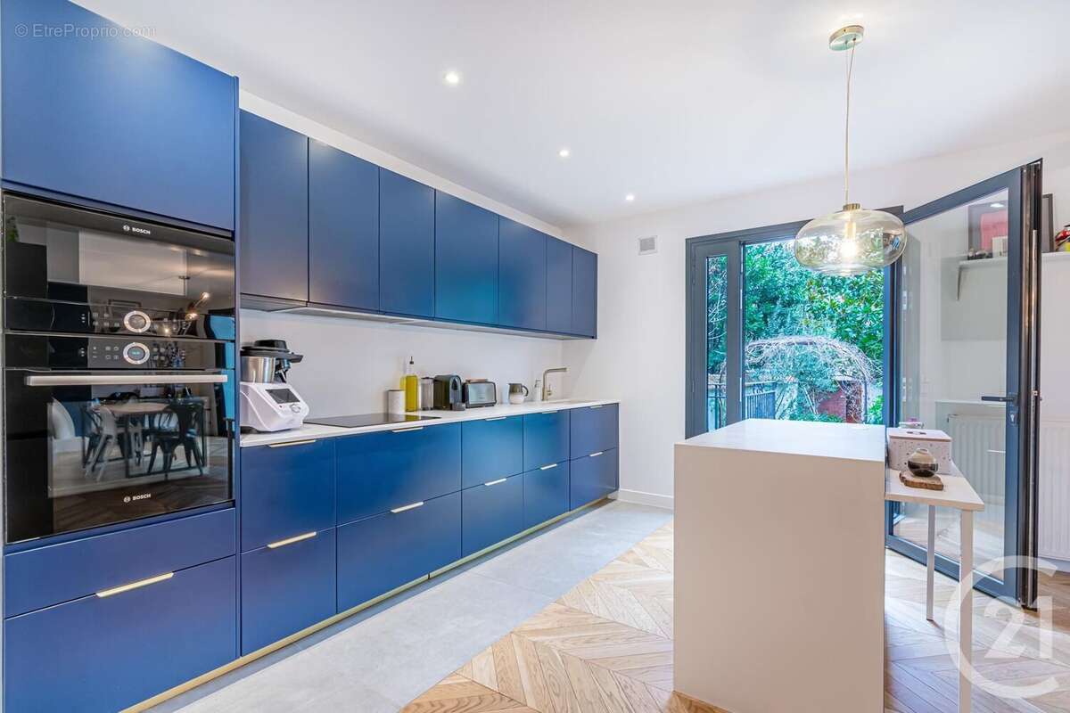 Maison à SAINT-MAUR-DES-FOSSES