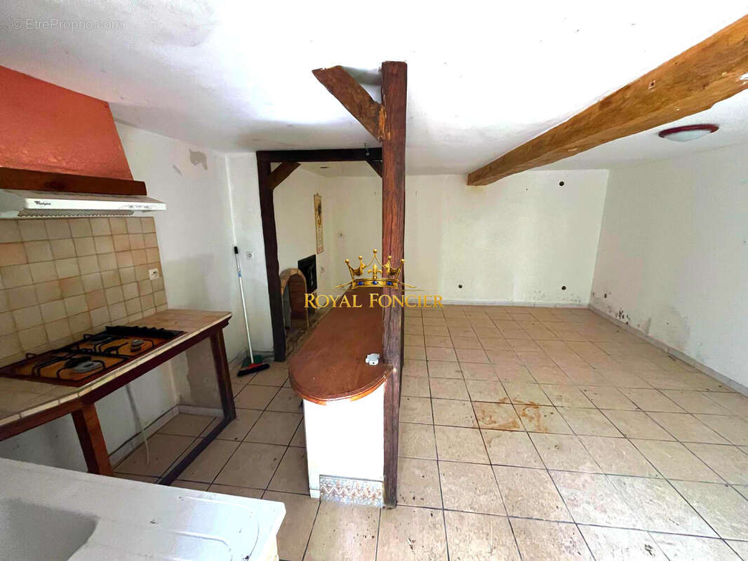 Maison 45 m² à La Celle-Guenand  - photo 5