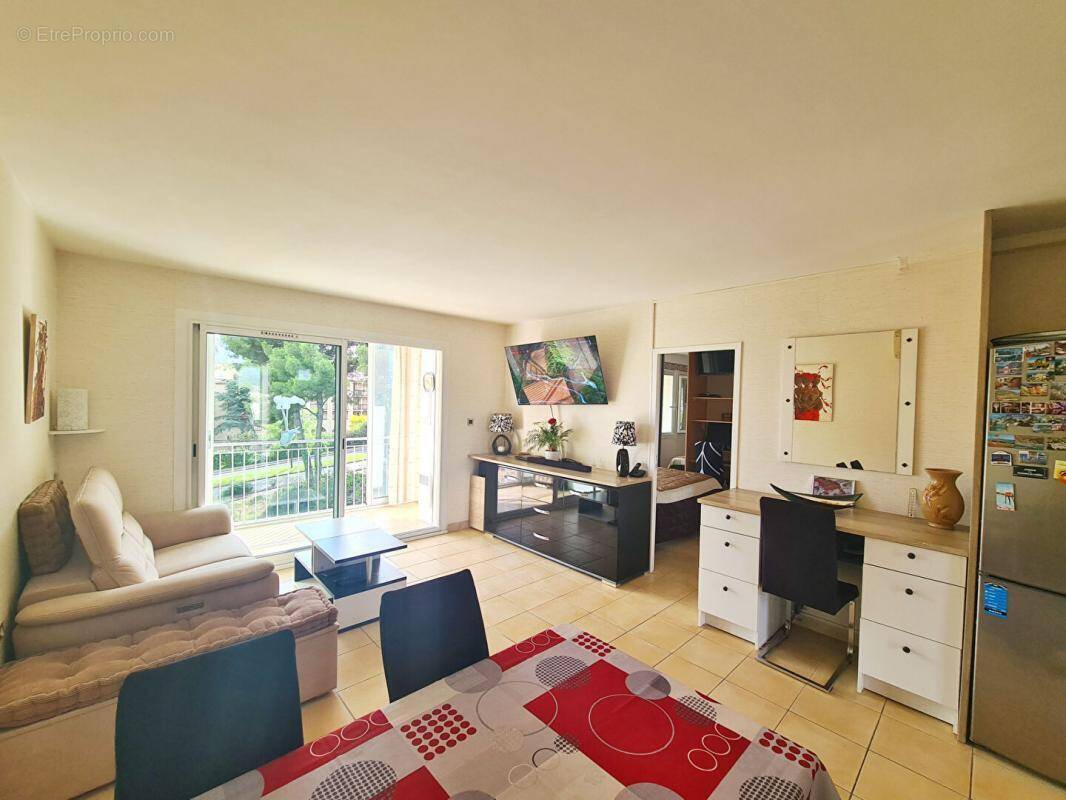 Appartement à SIX-FOURS-LES-PLAGES