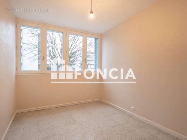 Appartement à LE PONT-DE-CLAIX