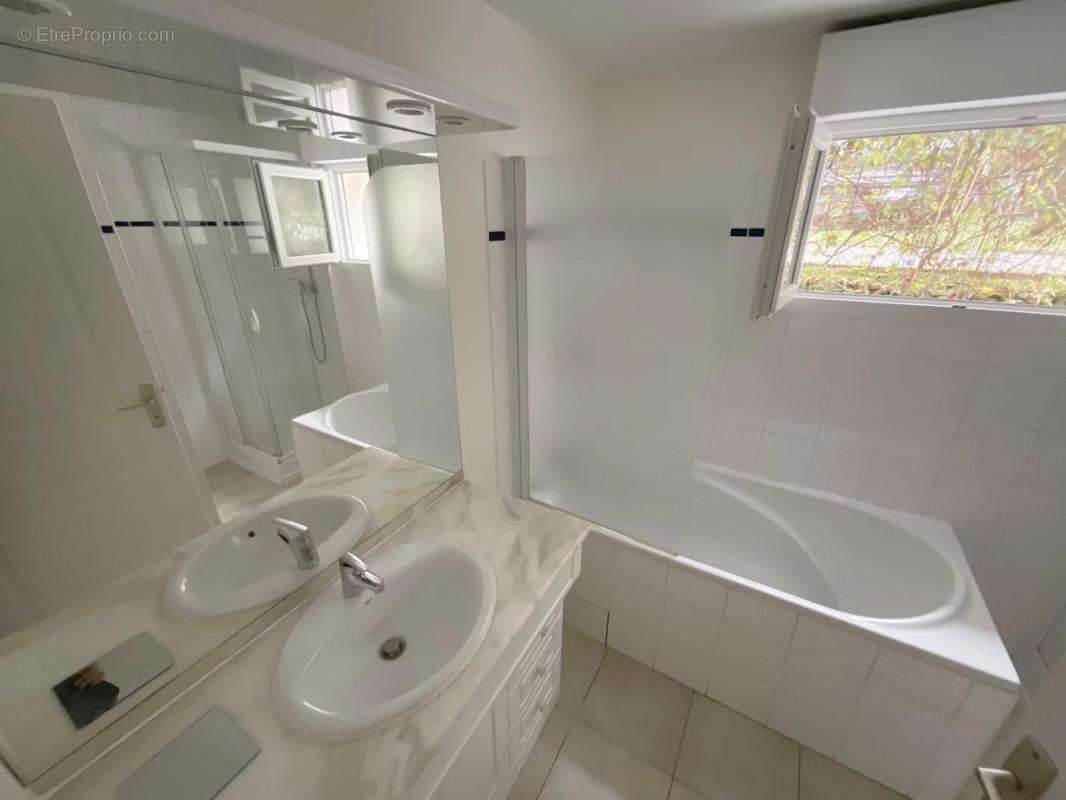 Maison à SAINTE-SAVINE