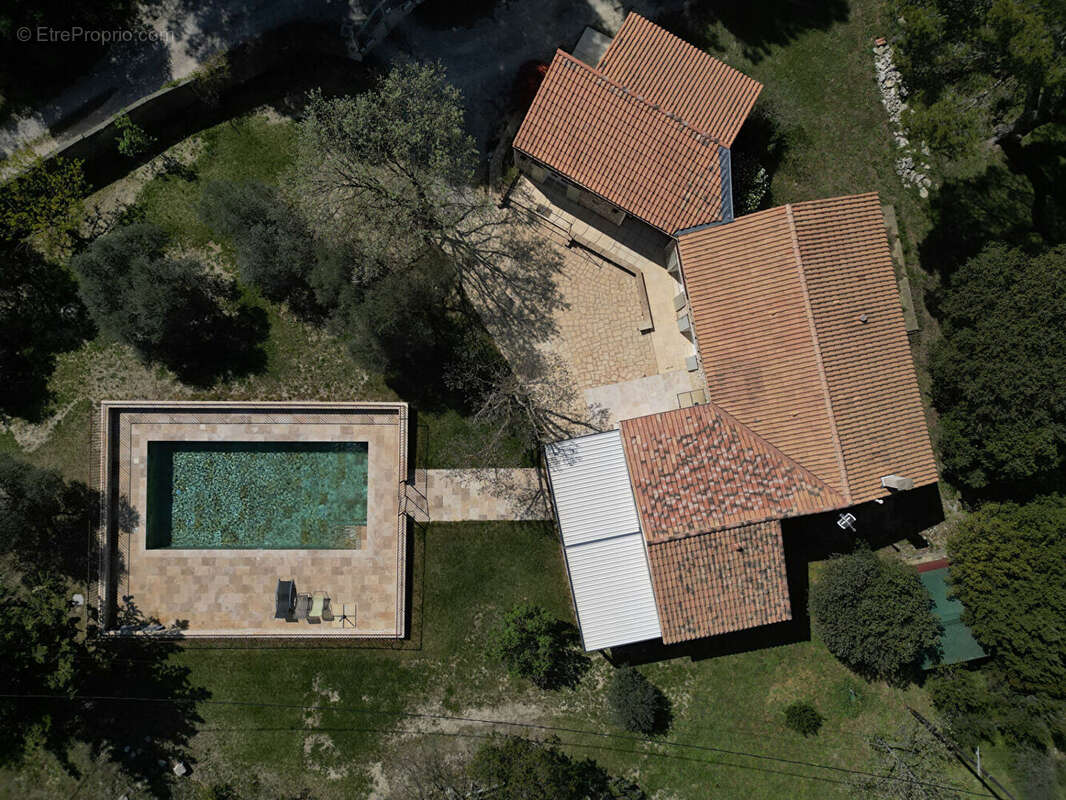 Maison à L&#039;ISLE-SUR-LA-SORGUE