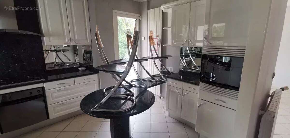 Maison à CHAMPS-SUR-MARNE