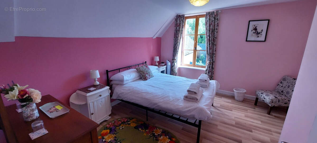 Maison à SEGUR-LE-CHATEAU