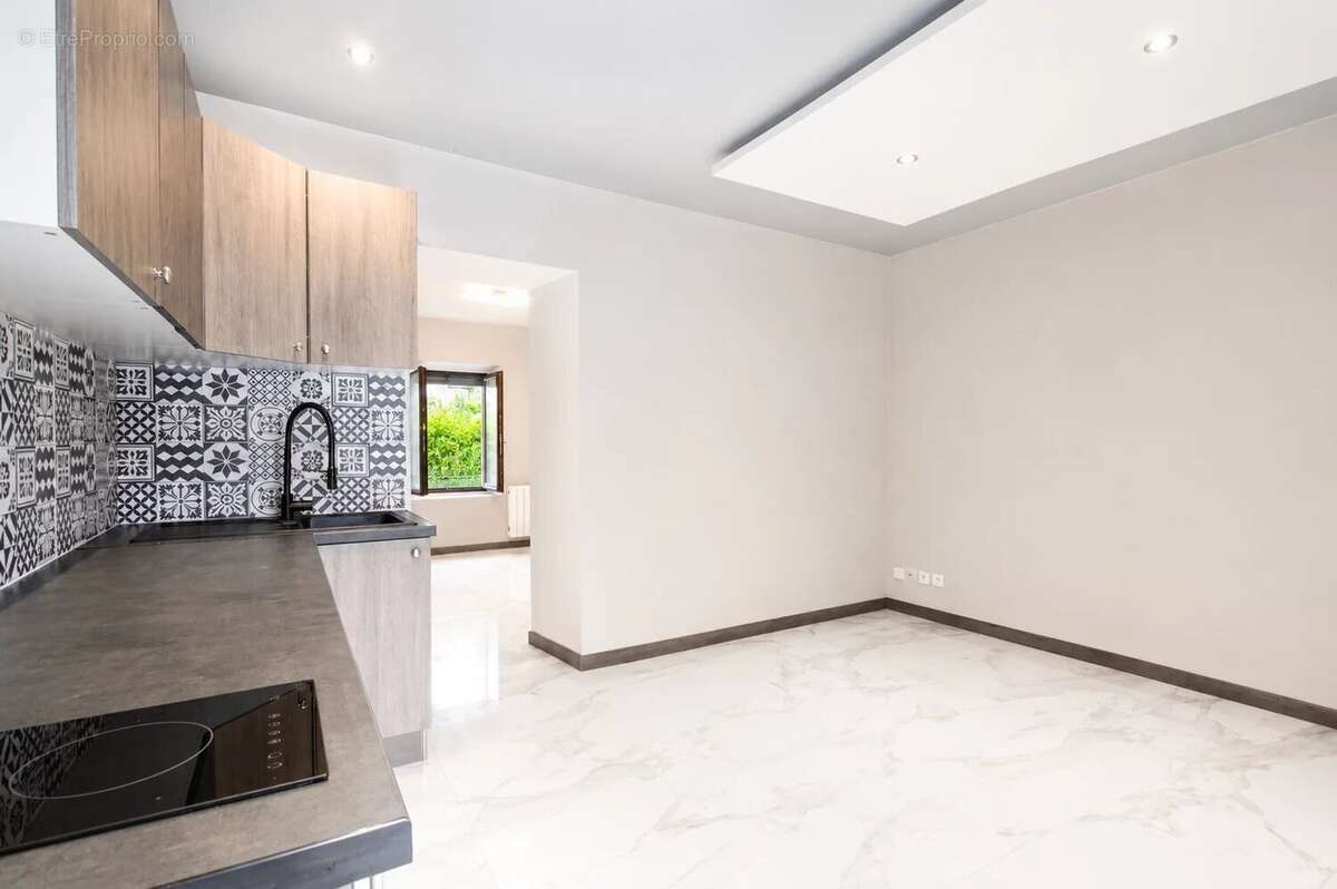 Appartement à SAINT-MARTIN-DU-VAR