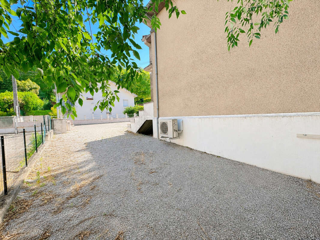 Appartement T3  avec jardin - photo 10