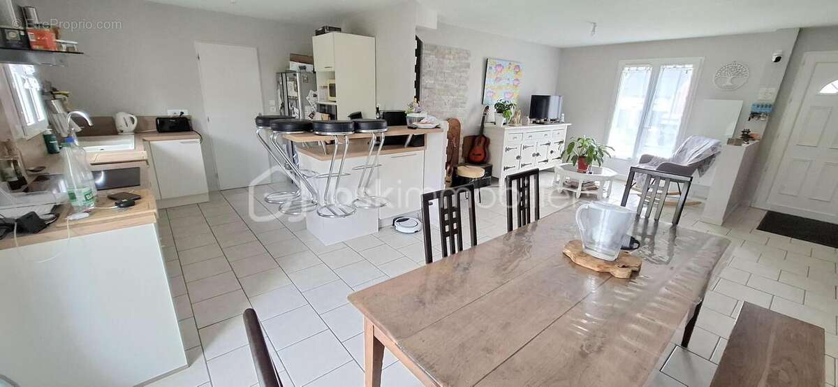 Maison à NEUVILLE-SUR-BRENNE