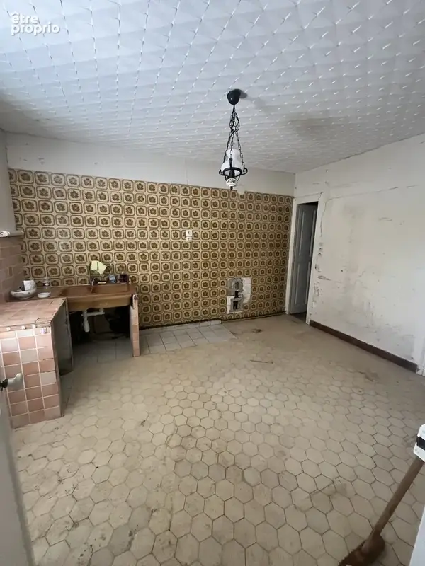 Le Breil-sur-Mérize   Maison de bourg à rénover avec garage - photo 3