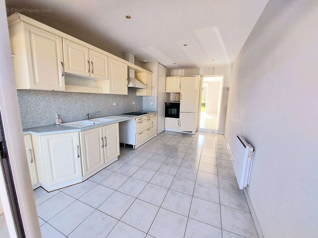 Proche Albi Puygouzon - Maison PLAIN PIED 100m²  + 36m² de garage fermé  terrain 635m² - photo 10