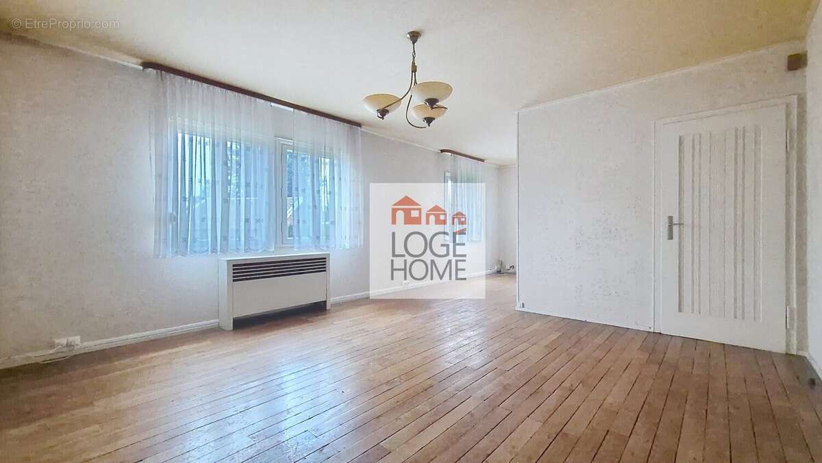 Séjour 1 - Maison à HENIN-BEAUMONT