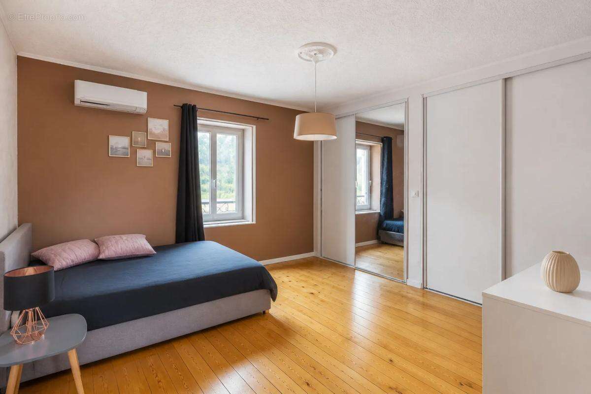 Maison familiale de 7 pièces située à Feyzin - photo 9