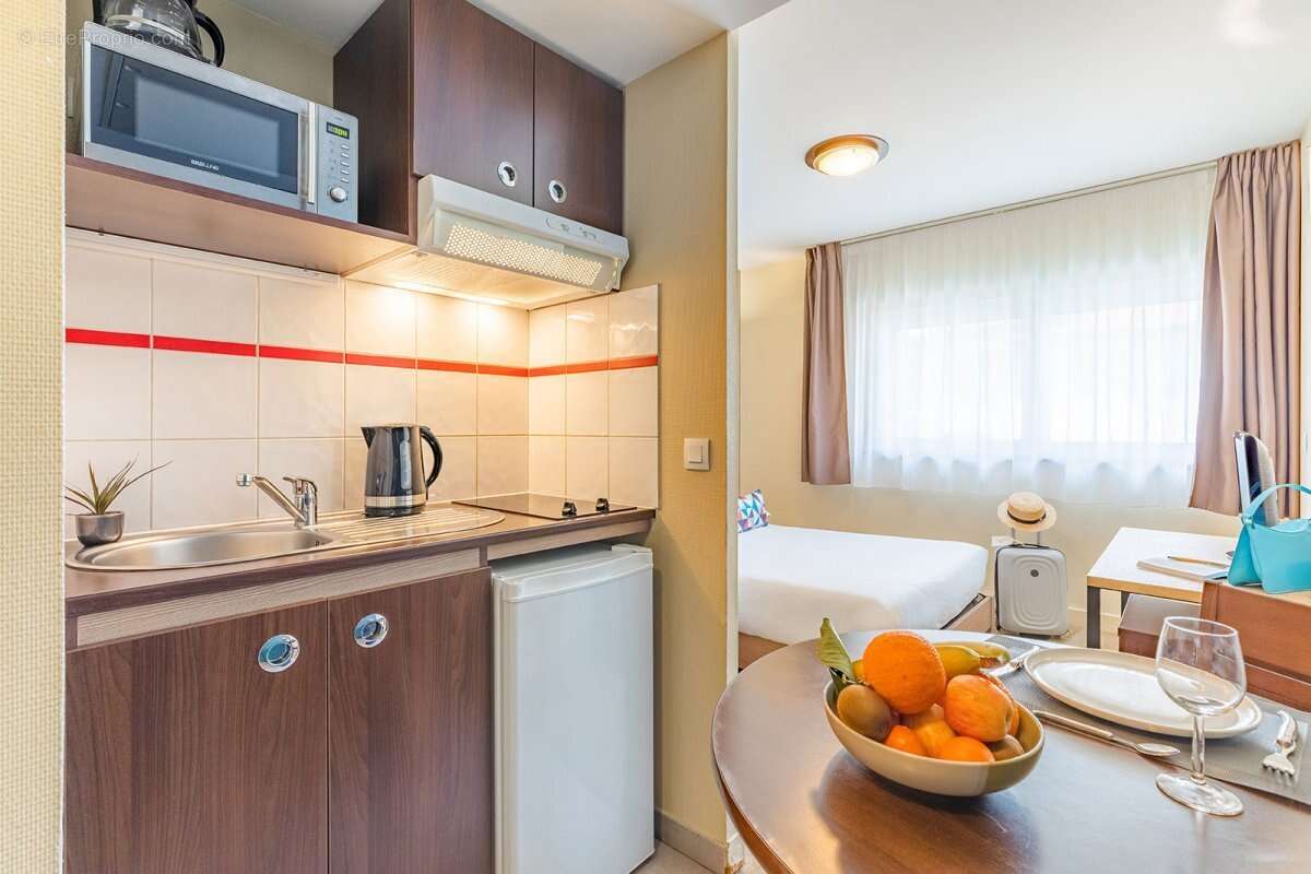 INVESTISSEMENT LOCATIF  NICE - Résidence Appart'City Classic Nice Acropolis- 6.42% de rentabilité - photo 2