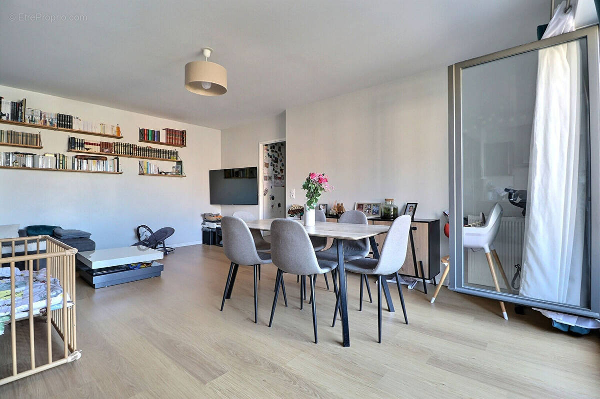 Appartement à AUBERVILLIERS