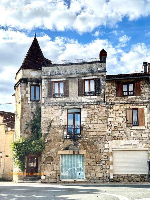 Maison à CORGNAC-SUR-L'ISLE