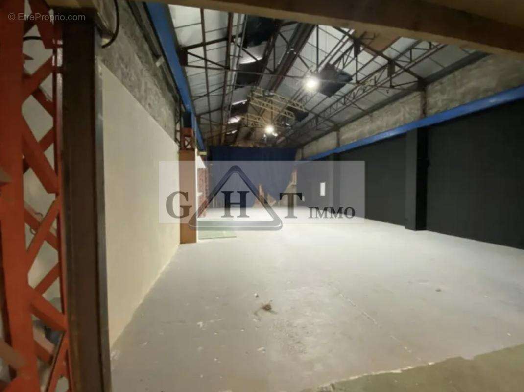 Local d'activités à vendre 1136m2 Aubervilliers - photo 4