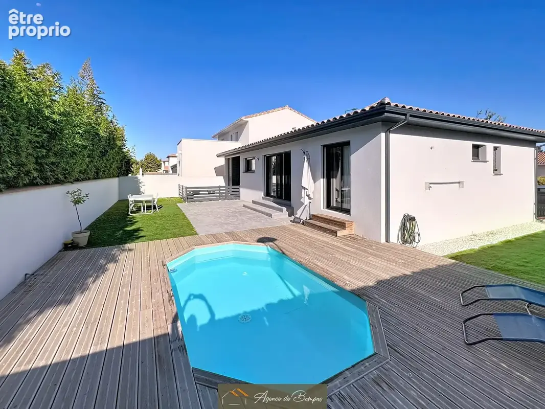 Villa 3 faces de plain pied type 4 -piscine -jardin - garage - - photo 7