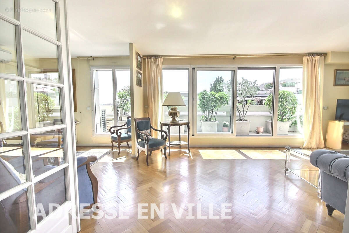 Appartement à LEVALLOIS-PERRET