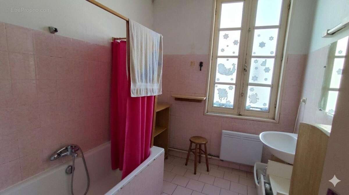 Maison 115 m² à Saint-Jean-D'angely  - photo 7
