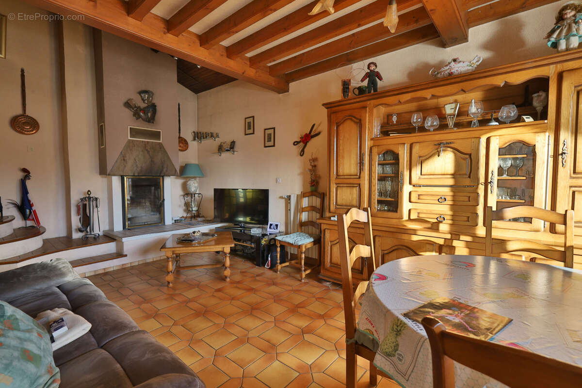 Maison à LUZINAY