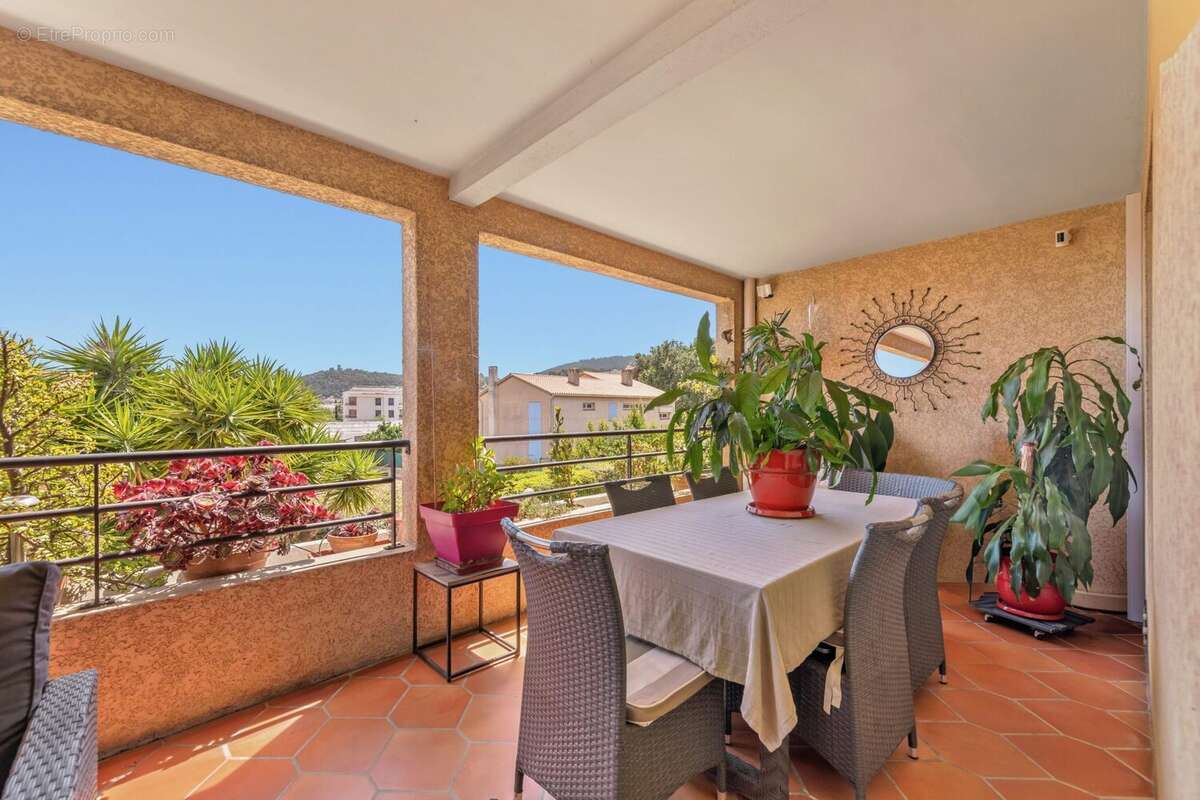 Appartement à HYERES
