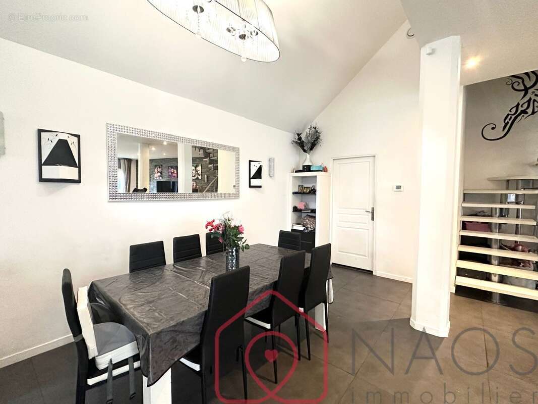 Maison à LE PLESSIS-ROBINSON