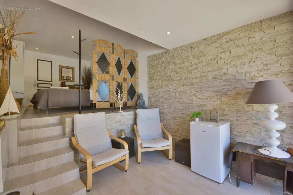 Maison 300 m² à Biot  - photo 39
