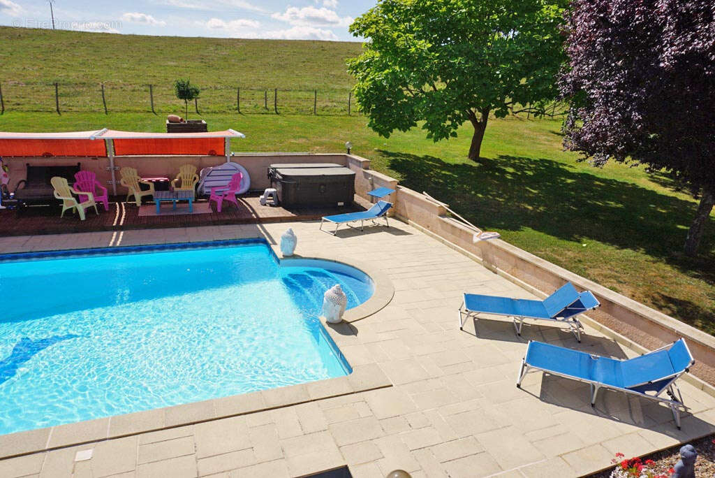 Maison à PARAY-LE-MONIAL