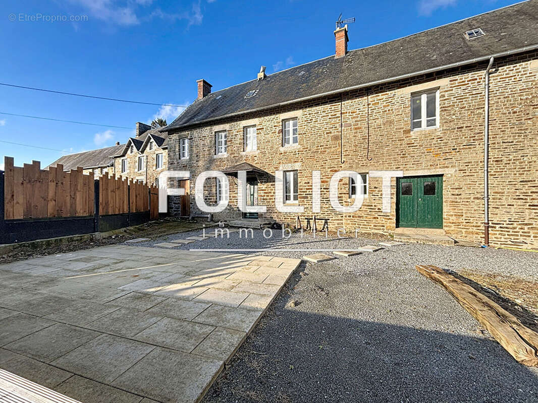 Maison à SAINT-SAUVEUR-LA-POMMERAYE