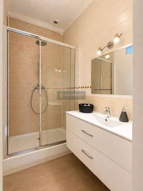 Appartement 3 pieces en dernier etage - saint raphaël - photo 8