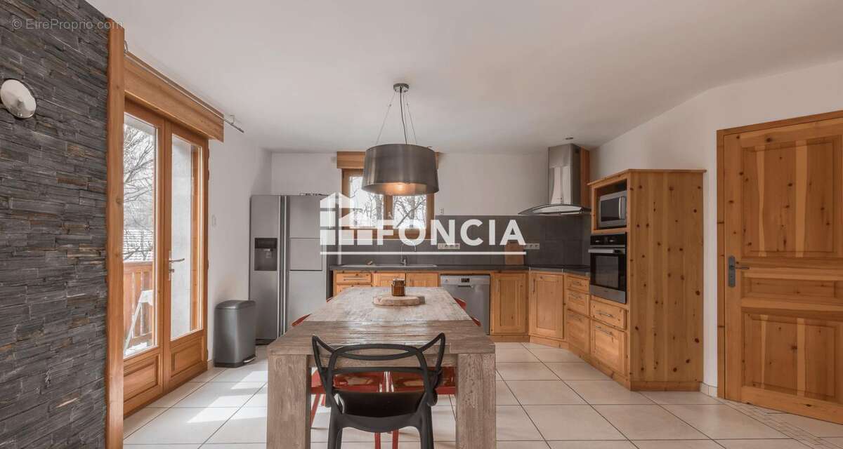 Appartement à LA SALLE-LES-ALPES